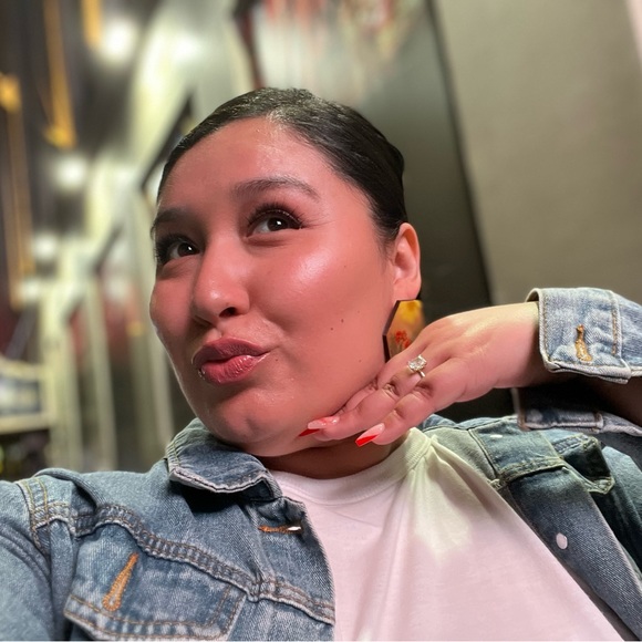 Meet the Posher Other - Meet your Posher, Leslie